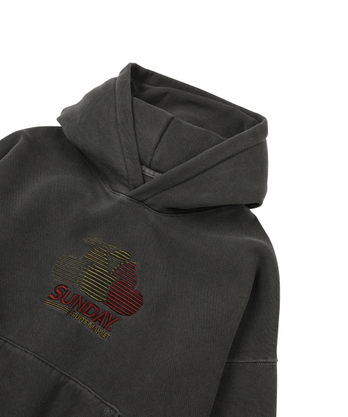 SUNDAY FRUIT MARKET(サンデーフルーツマーケット)の「W) PIGMENT CHERRY HOODIE CHARCOAL(パーカー・レディース・その他・MEDIUM)」の3枚目の写真