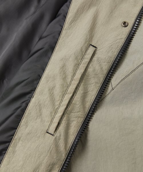 WMC（ダブリューエムシー）の「マルチポケットウィンドブレーカー_BEIGE（ナイロンジャケット・メンズ・ベージュ・LARGE/X-LARGE）」の9枚目の写真