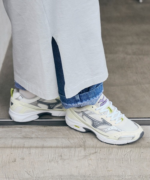 MIZUNO（ミズノ　）の「【MIZUNO】MXR D1GA2451 スニーカー（スニーカー・レディース・オフホワイト/ブラック・23cm/25cm/24.5cm/24cm/23.5cm）」の3枚目の写真