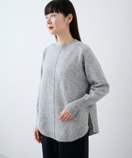IEDIT（イディット）の「ＩＥＤＩＴ　洗える軽やかさ　デイリーに着たい　ウール＆アルパカ混のラウンドテールニット（ニット/セーター・レディース・グレー/ブラウン/ダークグレー・M/LL/L）」の2枚目の写真