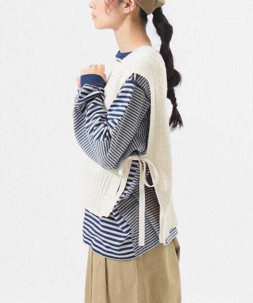 BEAMS BOY（ビームスボーイ）の「サイド リボン レッドクロス ベスト（ベスト・レディース・ホワイト系その他7/チャコールグレー・ONE SIZE）」の5枚目の写真