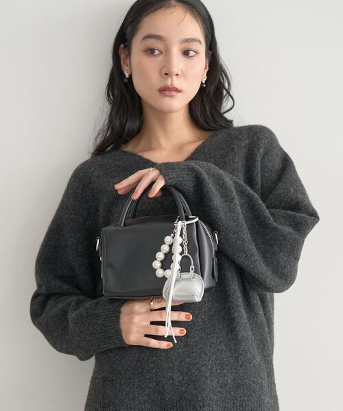 YECCA VECCA（イェッカヴェッカ）の「バッグパールチャーム（チャーム・レディース・ブラウン/シルバー・FREE）」の4枚目の写真