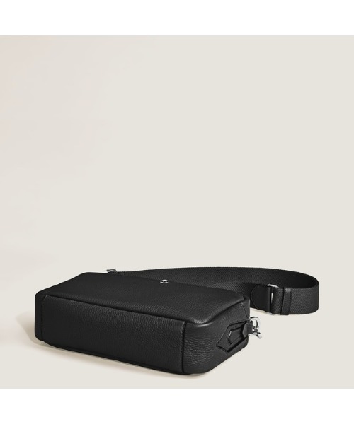 モンブラン バッグ　ポーチ 黒 MONTBLANC（モンブラン）の「モンブラン コンパニオン クロスボディ