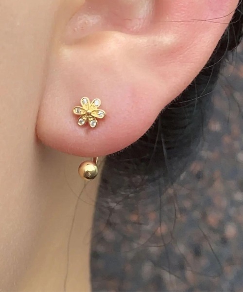 Rennet(レネット)の「【 金属アレルギー対応 】 ステンレス お花モチーフピアス(ピアス(両耳用)・レディース・シルバー/ゴールド・FREE)」の1枚目の写真