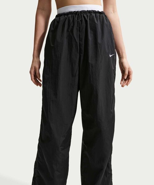 NIKE(ナイキ)の「ナイキ スポーツウェア ウィメンズ ルーズ ハイウエスト パラシュート パンツ / Nike Sportswear Women's Loose High-Waisted Parachute Pants IF0335-010 Black(その他パンツ・レディース・ブラック・M/L/XS/XL/S)」の9枚目の写真