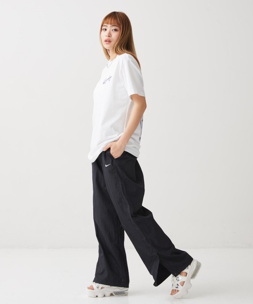NIKE(ナイキ)の「ナイキ スポーツウェア ウィメンズ ルーズ ハイウエスト パラシュート パンツ / Nike Sportswear Women's Loose High-Waisted Parachute Pants IF0335-010 Black(その他パンツ・レディース・ブラック・M/L/XS/XL/S)」の5枚目の写真