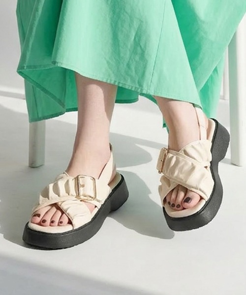 RiiiKa(リーカ)の「【RiiiKa/リーカ】シャーリングストラップサンダル(サンダル・レディース・キャメル/アイボリー/ブラック・S/M/L/LL)」の9枚目の写真