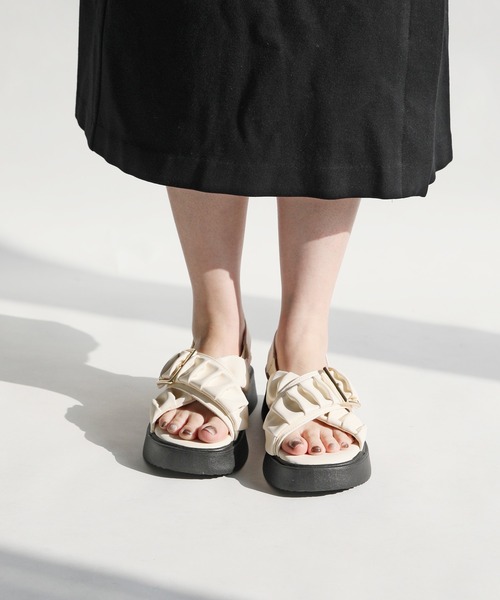 RiiiKa(リーカ)の「【RiiiKa/リーカ】シャーリングストラップサンダル(サンダル・レディース・キャメル/アイボリー/ブラック・S/M/L/LL)」の10枚目の写真