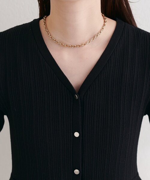 natural couture(ナチュラルクチュール)の「ランダムリブVネックペプラムカーディガン(カーディガン/ボレロ・レディース・サックスブルー/ブラック/オフホワイト/イエロー・FREE)」の15枚目の写真