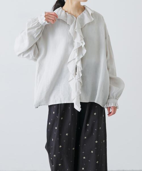 かぐれ(カグレ)の「リネンフリルカラーシャツ(シャツ/ブラウス・レディース・オフホワイト/ブラック/ライトグレー・FREE)」の3枚目の写真