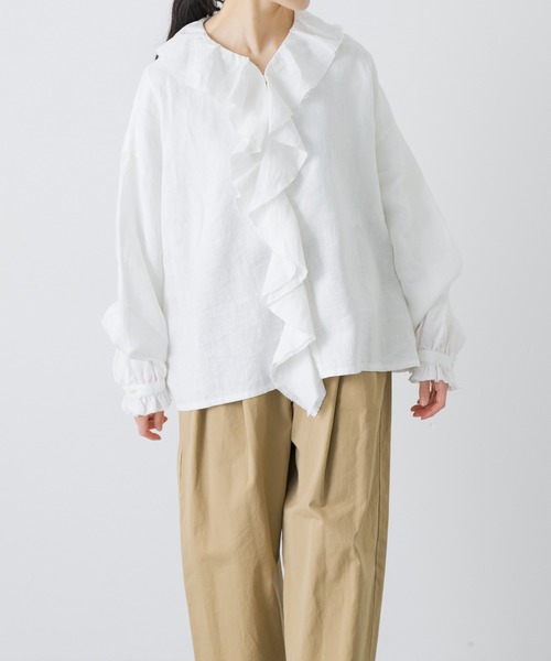 かぐれ(カグレ)の「リネンフリルカラーシャツ(シャツ/ブラウス・レディース・オフホワイト/ブラック/ライトグレー・FREE)」の4枚目の写真