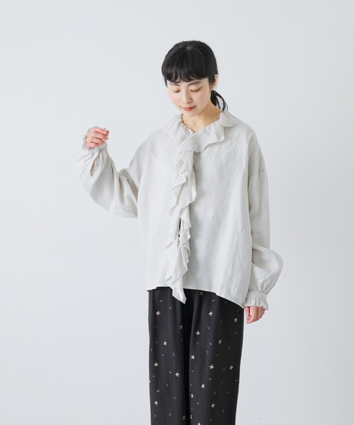 かぐれ(カグレ)の「リネンフリルカラーシャツ(シャツ/ブラウス・レディース・オフホワイト/ブラック/ライトグレー・FREE)」の19枚目の写真