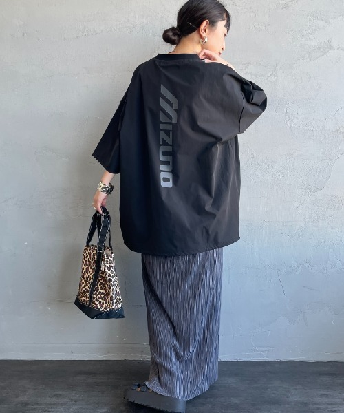 MIZUNO（ミズノ　）の「【WEB先行予約】[MIZUNO/ミズノ] 別注 4WAYストレッチ バックプリントTシャツ（Tシャツ/カットソー・レディース・ネイビー/チャコール/ブラック・S/XL/L/M）」の5枚目の写真