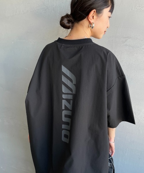 MIZUNO（ミズノ　）の「【WEB先行予約】[MIZUNO/ミズノ] 別注 4WAYストレッチ バックプリントTシャツ（Tシャツ/カットソー・レディース・ネイビー/チャコール/ブラック・S/XL/L/M）」の7枚目の写真