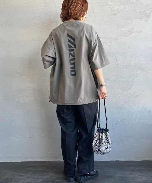 MIZUNO（ミズノ　）の「【WEB先行予約】[MIZUNO/ミズノ] 別注 4WAYストレッチ バックプリントTシャツ（Tシャツ/カットソー・レディース・ネイビー/チャコール/ブラック・S/XL/L/M）」の22枚目の写真