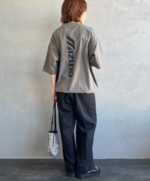 MIZUNO（ミズノ　）の「【WEB先行予約】[MIZUNO/ミズノ] 別注 4WAYストレッチ バックプリントTシャツ（Tシャツ/カットソー・レディース・ネイビー/チャコール/ブラック・S/XL/L/M）」の16枚目の写真