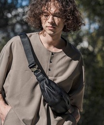 CAMBIO（カンビオ）の「mko13389- Urban Banana Crossbody Bag バナナバッグ(AI-261-012)（ショルダーバッグ）」