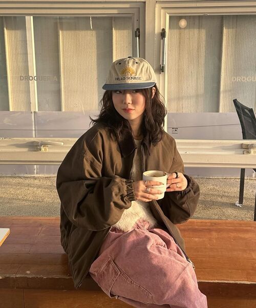 HELLO SUNRISE（ハローサンライズ）の「Two Tone Washed OG Logo 6Panel Cap_Beige & Vintage Blue（キャップ・レディース・その他・FREE）」の22枚目の写真