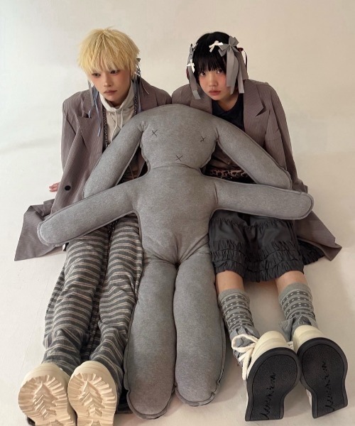 Never mind the XU / Chikashitsu+（ネバーマインド ザ エックスユー / チカシツプラス）の「【Nerd out XU】big stripe tailored jacket / 【ナードアウトエックスユー】ビッグストライプテーラードジャケット <着用動画あり>（テーラードジャケット・メンズ・グレー・M）」の9枚目の写真