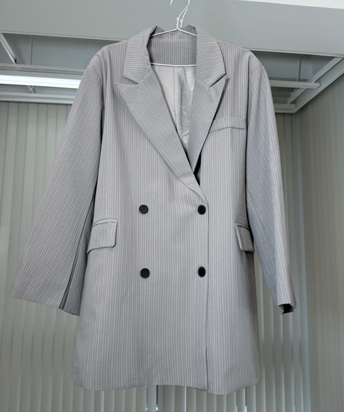 Never mind the XU / Chikashitsu+（ネバーマインド ザ エックスユー / チカシツプラス）の「【Nerd out XU】big stripe tailored jacket / 【ナードアウトエックスユー】ビッグストライプテーラードジャケット <着用動画あり>（テーラードジャケット・メンズ・グレー・M）」の4枚目の写真