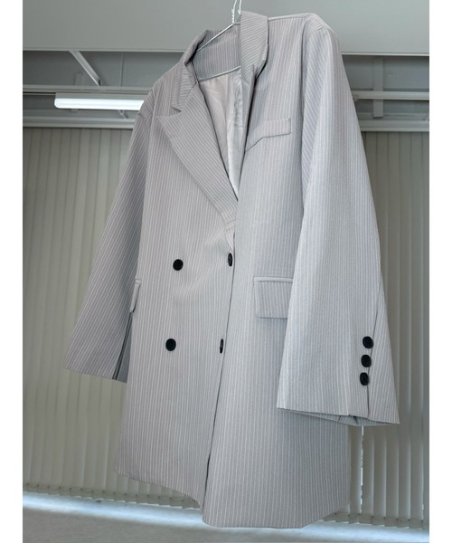 Never mind the XU / Chikashitsu+（ネバーマインド ザ エックスユー / チカシツプラス）の「【Nerd out XU】big stripe tailored jacket / 【ナードアウトエックスユー】ビッグストライプテーラードジャケット <着用動画あり>（テーラードジャケット・メンズ・グレー・M）」の3枚目の写真