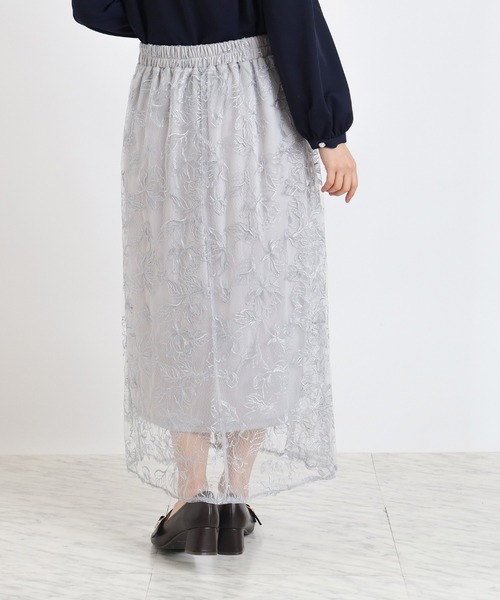 ASTORIA ODIER(アストリアオディール)の「オーガンジー刺繍スカート(スカート・レディース・アイボリー/サックスブルー・MEDIUM/LARGE)」の5枚目の写真