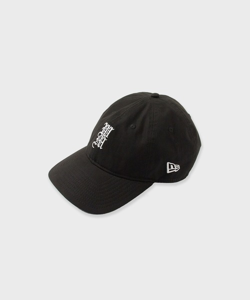 WHITE MOUNTAINEERING(ホワイトマウンテニアリング)の「White Mountaineering × NEW ERA WM × NEWERA 9FORTY / WM2671809(キャップ・メンズ・ブラック・FREE)」の1枚目の写真