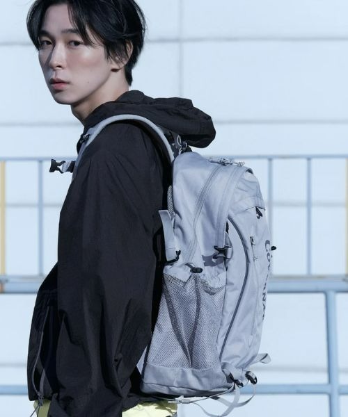 COVERNAT(カバーナット)の「NOVA BACKPACK(バックパック/リュック・メンズ・ブラック/ベージュ・FREE)」の4枚目の写真