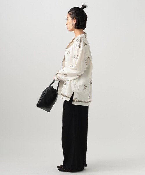 BAYFLOW(ベイフロー)の「エンブロイダリーシャツ(シャツ/ブラウス・レディース・オフホワイト/ブラック・FREE)」の6枚目の写真