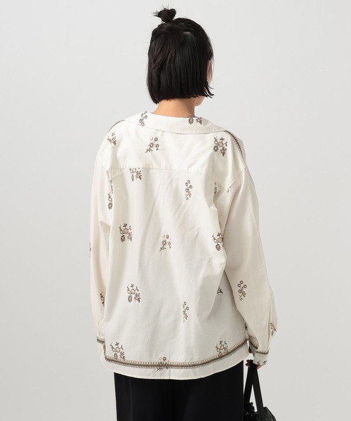 BAYFLOW(ベイフロー)の「エンブロイダリーシャツ(シャツ/ブラウス・レディース・オフホワイト/ブラック・FREE)」の12枚目の写真