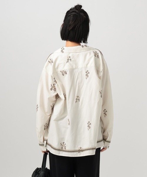 BAYFLOW(ベイフロー)の「エンブロイダリーシャツ(シャツ/ブラウス・レディース・オフホワイト/ブラック・FREE)」の13枚目の写真