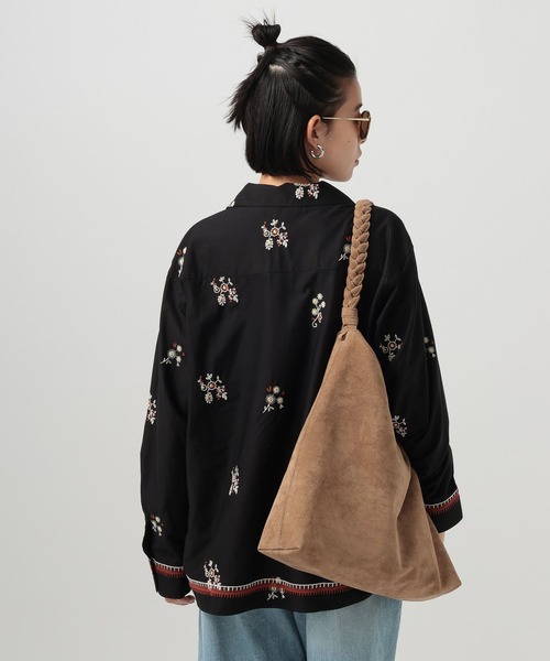 BAYFLOW(ベイフロー)の「エンブロイダリーシャツ(シャツ/ブラウス・レディース・オフホワイト/ブラック・FREE)」の19枚目の写真