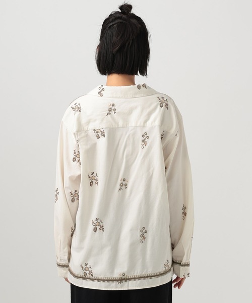 BAYFLOW(ベイフロー)の「エンブロイダリーシャツ(シャツ/ブラウス・レディース・オフホワイト/ブラック・FREE)」の22枚目の写真