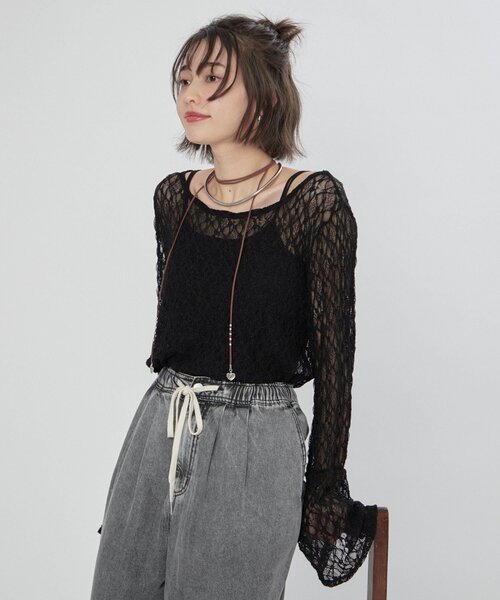 Remind me and forever（リマインドミーアンドフォーエバー）の「【レディライクなきこなしに】レースフレアー袖プルオーバー（Tシャツ/カットソー・レディース・オフホワイト/ブラック・FREE）」の2枚目の写真