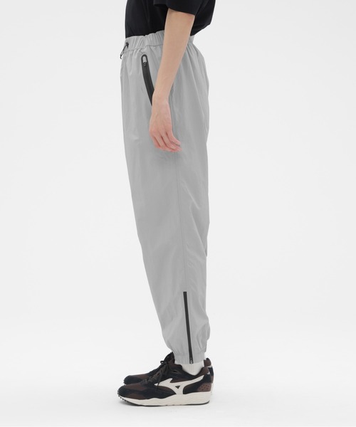 MARGARET HOWELL(マーガレットハウエル)の「RECYCLED NYLON LIGHTWEIGHT POP(その他パンツ・メンズ・ブラック/グレー・X-LARGE/MEDIUM/LARGE)」の9枚目の写真