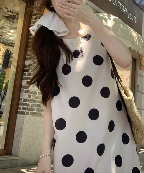 LUCPY(ラクピー)の「ビッグドット ノースリーブ ロングワンピース(ワンピース・レディース・ホワイト・XX-LARGE/X-LARGE/LARGE/MEDIUM)」の4枚目の写真