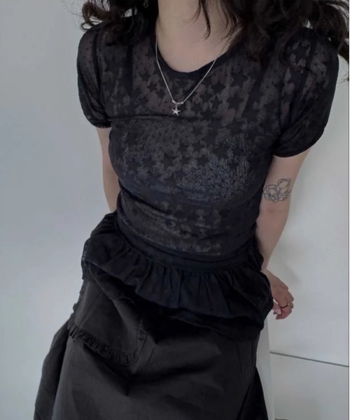 Teem Store(チームストア)の「星柄フリルレースシアートップス パフスリーブ半袖(Tシャツ/カットソー・レディース・ホワイト/ブラック・F)」の2枚目の写真