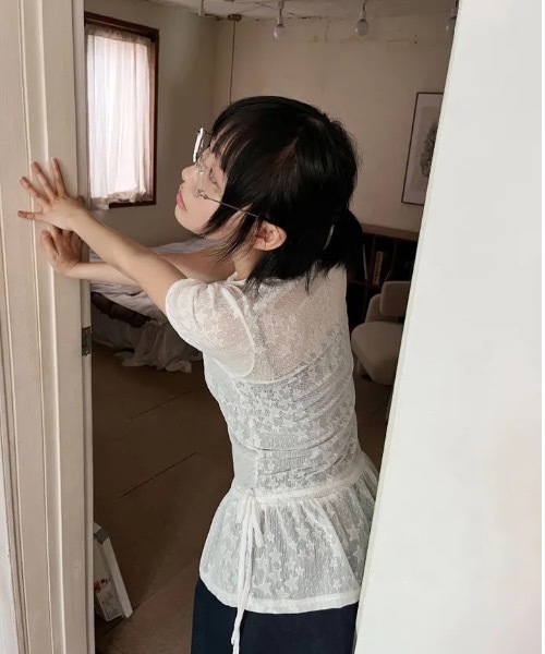 Teem Store(チームストア)の「星柄フリルレースシアートップス パフスリーブ半袖(Tシャツ/カットソー・レディース・ホワイト/ブラック・F)」の18枚目の写真