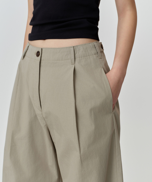 MUSINSA STANDARD WOMAN（ムシンサスタンダードウーマン）の「ウィメンズウォッシュドコットンディープタックワイドパンツ[カーキベージュ]（その他パンツ・レディース・その他・34/28/29/30/31/32/25/26/27/24）」の6枚目の写真