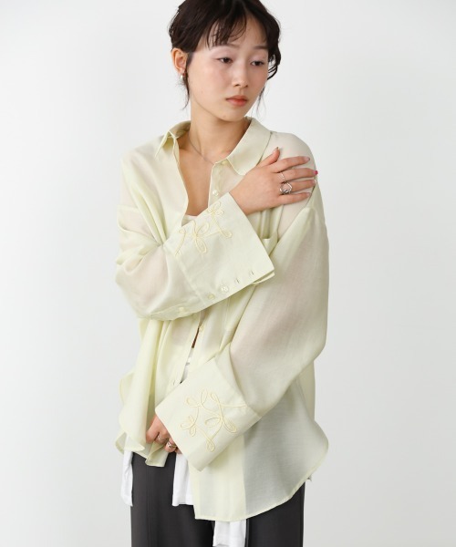 Bab（バブ）の「コード刺しゅうワイドカフスオーバーシャツ（シャツ/ブラウス・レディース・ブルー/オフホワイト/イエロー・M）」の17枚目の写真