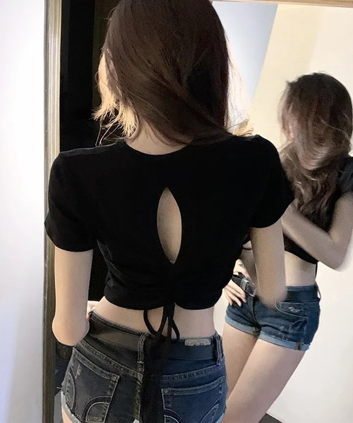 Songe(ソンジュ)の「ドローストリングバックレス背あき半袖Tシャツ(Tシャツ/カットソー・レディース・オフホワイト/ブラック/ホワイト・L/M/S)」の4枚目の写真