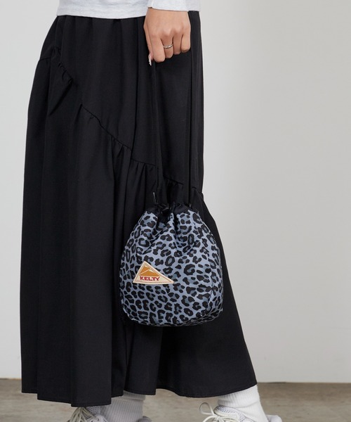 KELTY（ケルティ）の「KELTY/ケルティ ES KINCHAKU SHOULDER 巾着バッグ ミニバッグ 2026年春夏（ショルダーバッグ・メンズ・スカイブルー/ブラック/ベージュ/ネイビー/オリーブ/セージグリーン/タン/マスタード/ホワイト系その他/ブラック系その他/ブラウン系その他/レオパード/アニマル・FREE）」の13枚目の写真