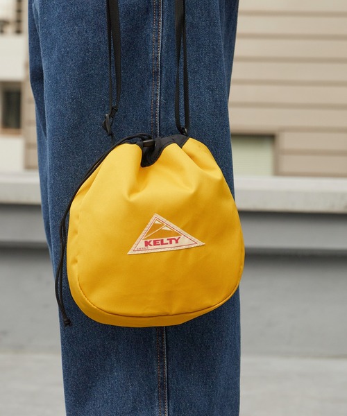 KELTY（ケルティ）の「KELTY/ケルティ ES KINCHAKU SHOULDER 巾着バッグ ミニバッグ 2026年春夏（ショルダーバッグ・メンズ・スカイブルー/ブラック/ベージュ/ネイビー/オリーブ/セージグリーン/タン/マスタード/ホワイト系その他/ブラック系その他/ブラウン系その他/レオパード/アニマル・FREE）」の11枚目の写真