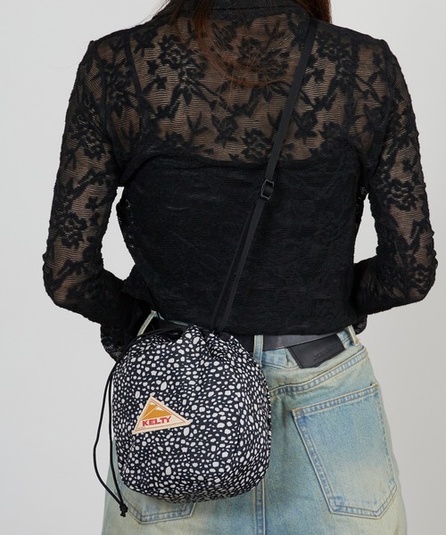 KELTY（ケルティ）の「KELTY/ケルティ ES KINCHAKU SHOULDER 巾着バッグ ミニバッグ 2026年春夏（ショルダーバッグ・メンズ・スカイブルー/ブラック/ベージュ/ネイビー/オリーブ/セージグリーン/タン/マスタード/ホワイト系その他/ブラック系その他/ブラウン系その他/レオパード/アニマル・FREE）」の22枚目の写真
