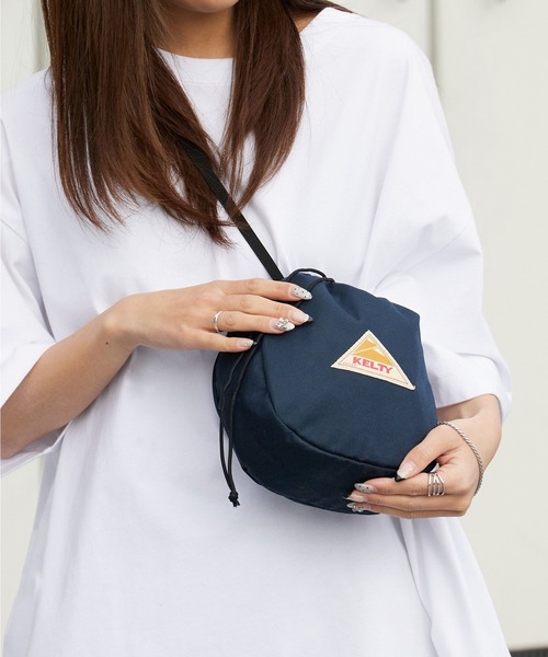 KELTY（ケルティ）の「KELTY/ケルティ ES KINCHAKU SHOULDER 巾着バッグ ミニバッグ 2026年春夏（ショルダーバッグ・メンズ・スカイブルー/ブラック/ベージュ/ネイビー/オリーブ/セージグリーン/タン/マスタード/ホワイト系その他/ブラック系その他/ブラウン系その他/レオパード/アニマル・FREE）」の14枚目の写真