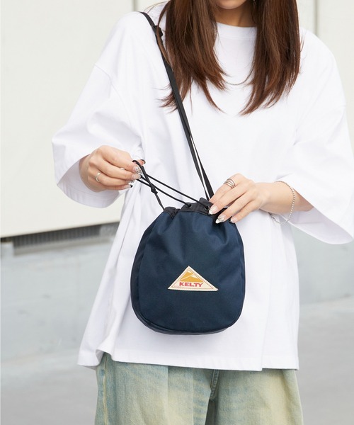 KELTY（ケルティ）の「KELTY/ケルティ ES KINCHAKU SHOULDER 巾着バッグ ミニバッグ 2026年春夏（ショルダーバッグ・メンズ・スカイブルー/ブラック/ベージュ/ネイビー/オリーブ/セージグリーン/タン/マスタード/ホワイト系その他/ブラック系その他/ブラウン系その他/レオパード/アニマル・FREE）」の15枚目の写真