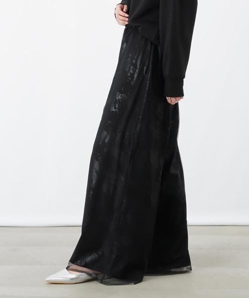 LUCA/LADY LUCK LUCA（ルカ/レディラックルカ）の「LC/LLL ジョーゼット箔プリントチュールレイヤードパンツ（その他パンツ・レディース・ブラック/ゴールド/シルバー・FREE）」の7枚目の写真