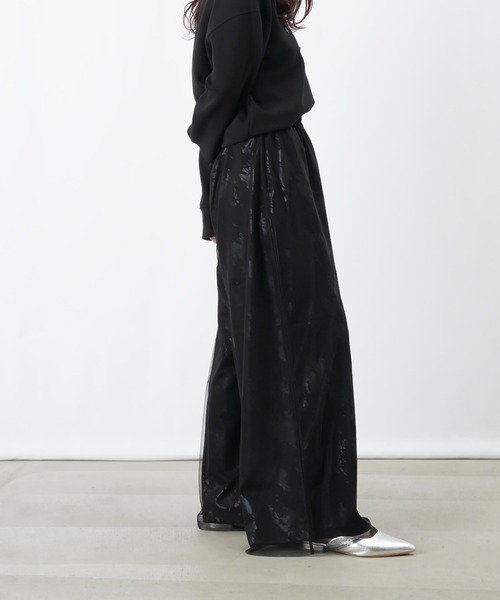 LUCA/LADY LUCK LUCA（ルカ/レディラックルカ）の「LC/LLL ジョーゼット箔プリントチュールレイヤードパンツ（その他パンツ・レディース・ブラック/ゴールド/シルバー・FREE）」の9枚目の写真