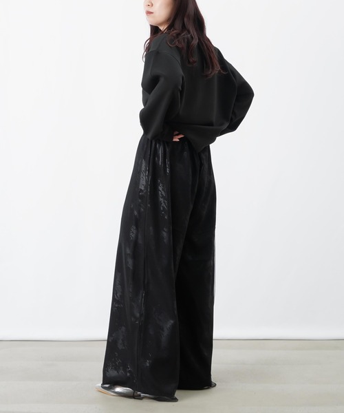 LUCA/LADY LUCK LUCA（ルカ/レディラックルカ）の「LC/LLL ジョーゼット箔プリントチュールレイヤードパンツ（その他パンツ・レディース・ブラック/ゴールド/シルバー・FREE）」の8枚目の写真