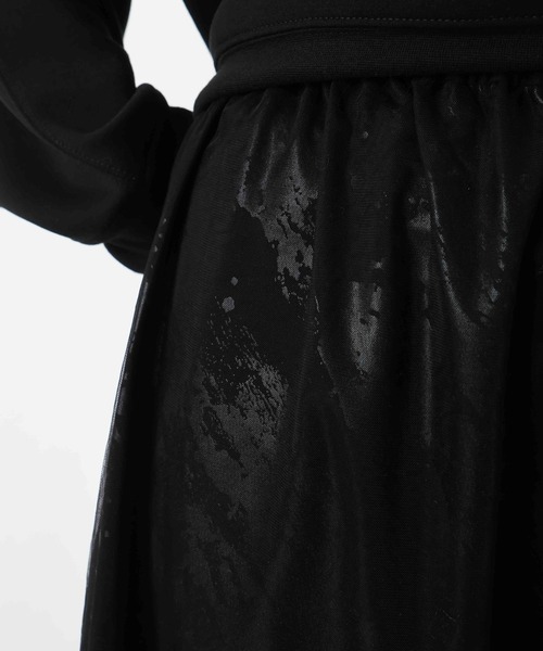 LUCA/LADY LUCK LUCA（ルカ/レディラックルカ）の「LC/LLL ジョーゼット箔プリントチュールレイヤードパンツ（その他パンツ・レディース・ブラック/ゴールド/シルバー・FREE）」の11枚目の写真